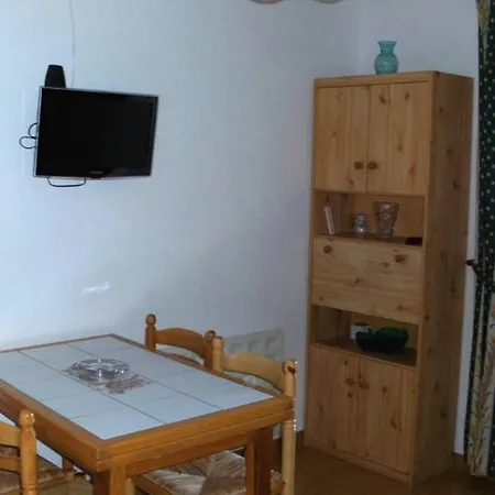 In Canet-en-roussilon, With Wonderful Mountain View And Furnish * Canet-en-Roussillon